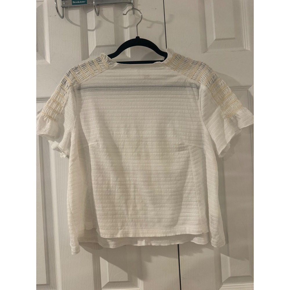 Free People White Textured Smocked Short Sleeve Top Size Large L Keyhole Back